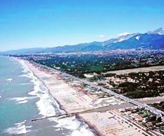Casa Celeste Apartment Viareggio Bagian luar foto