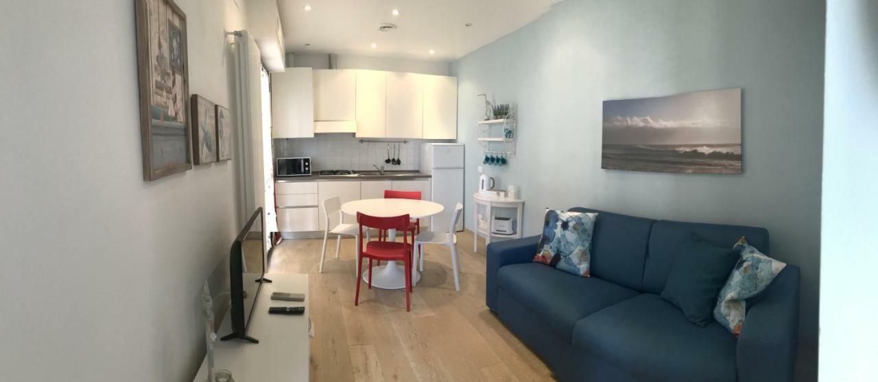 Casa Celeste Apartment Viareggio Bagian luar foto