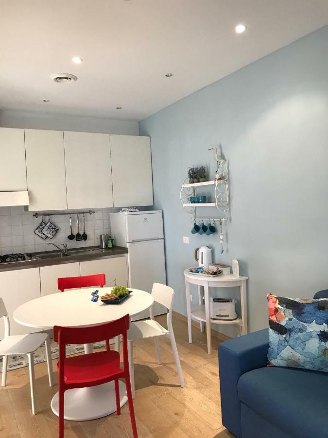 Casa Celeste Apartment Viareggio Bagian luar foto